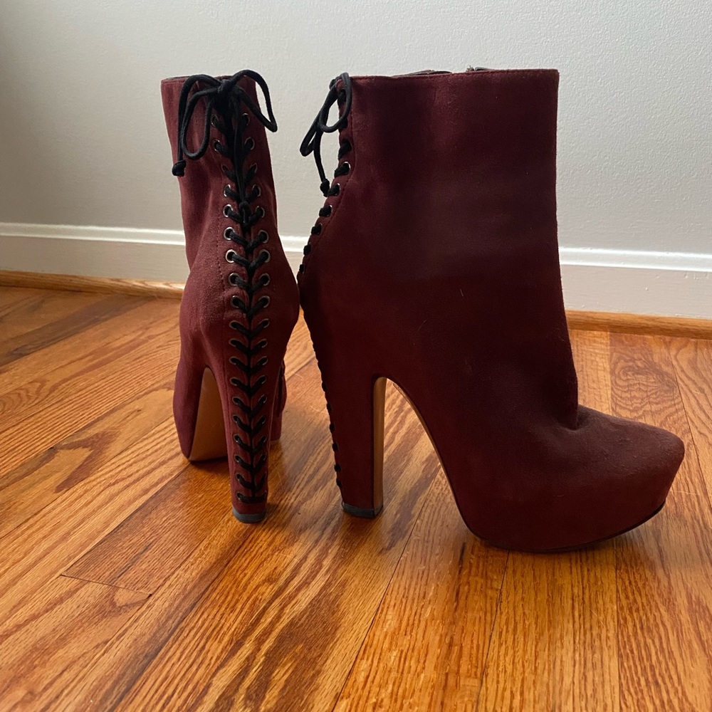 Alaïa Burgundy Suede Lace Up Ankle Boots - Size 7